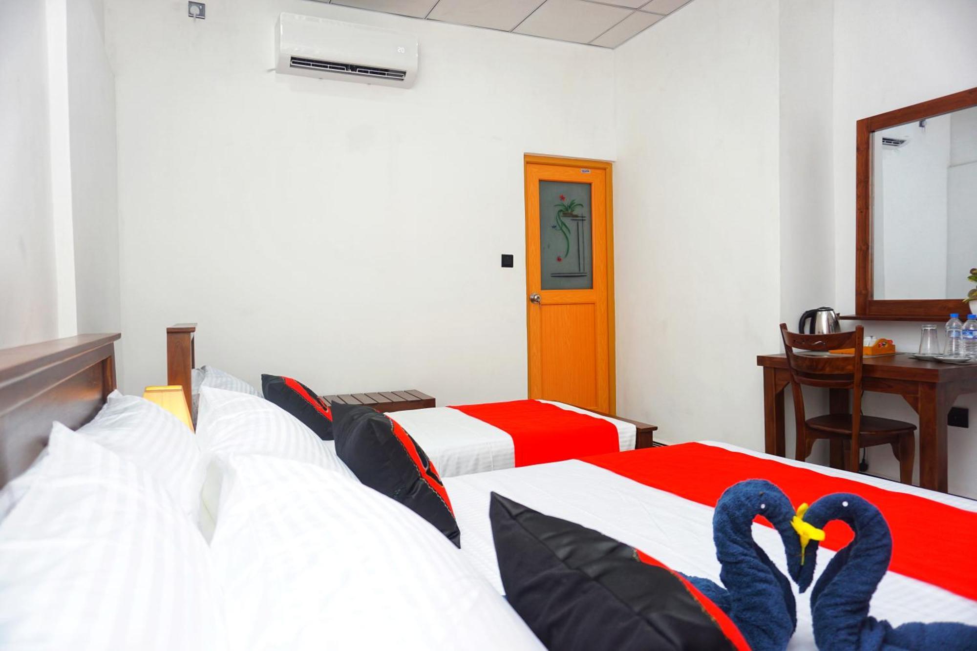 Sashini Homestay Szigirija Kültér fotó
