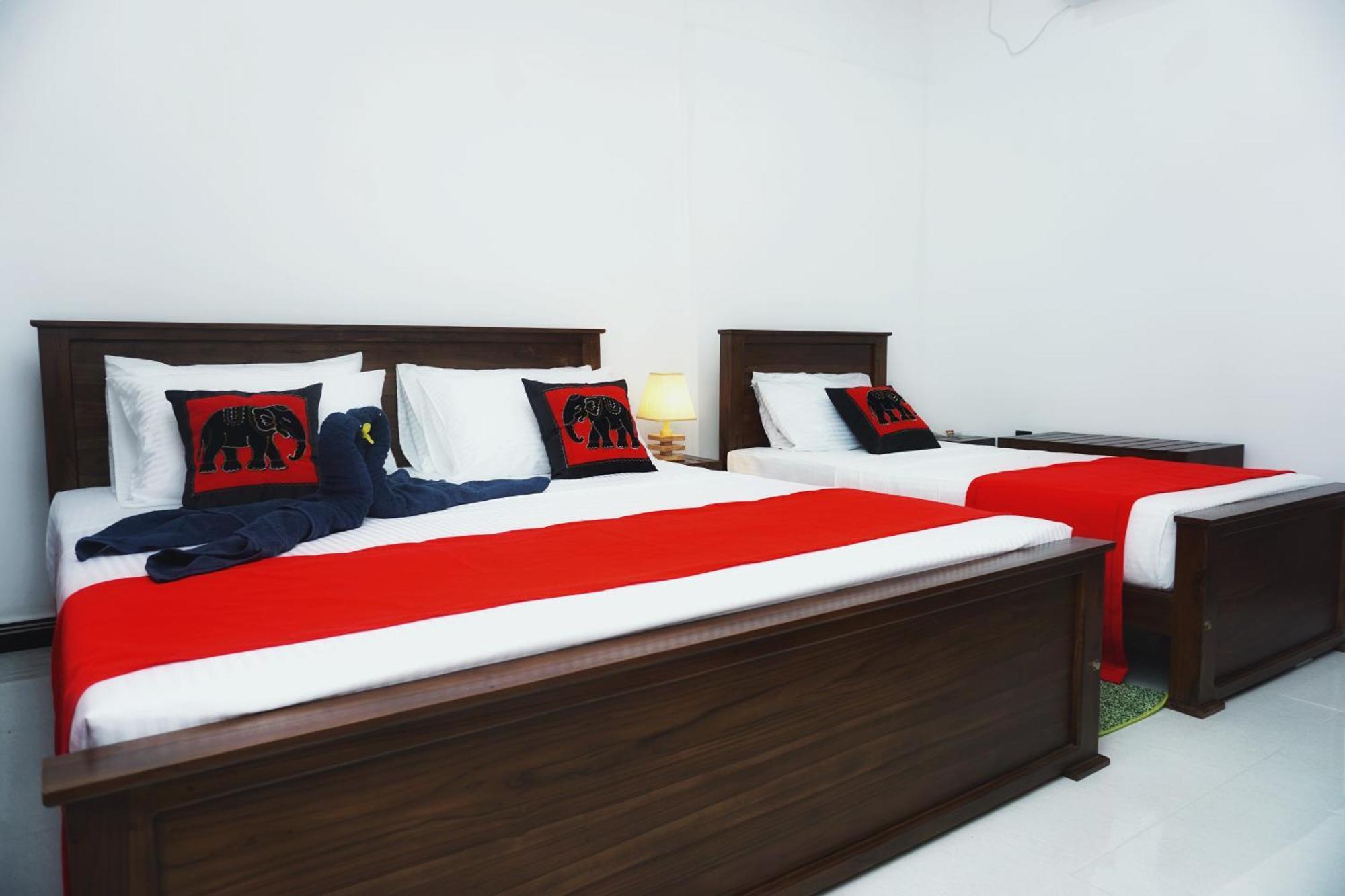 Sashini Homestay Szigirija Kültér fotó