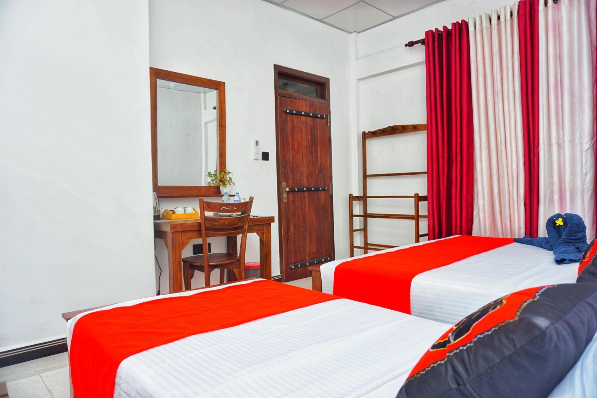 Sashini Homestay Szigirija Kültér fotó